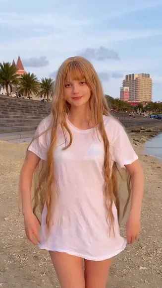Caties Wet T-Shirt Tease OnlyFans Video Leaked