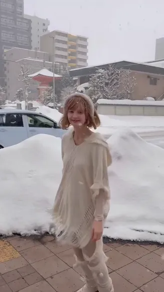 Caties Cozy Knit Poncho Outfit OnlyFans Video Leaked