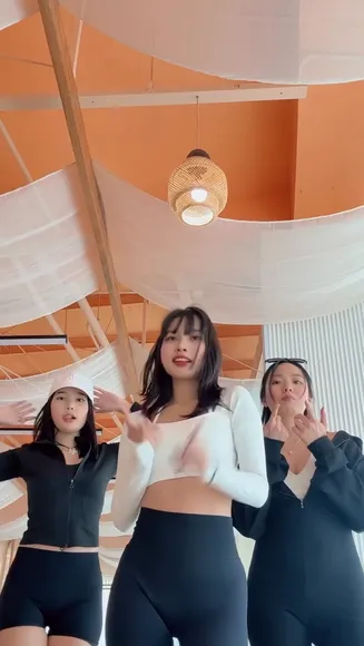 Chinachi White Crop Top Dance OnlyFans Video Leaked