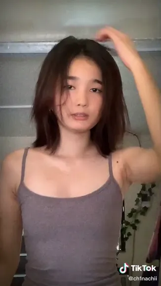 Chinachi Tank Top Selfie Pose OnlyFans Video Leaked