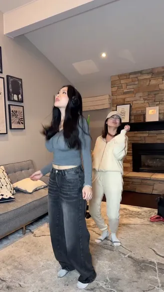 Chaelanl Gray Crop Top Dance OnlyFans Video Leaked
