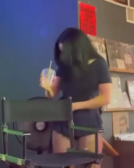 Charli_xcx Short Dress Thigh Flash OnlyFans Video Leaked