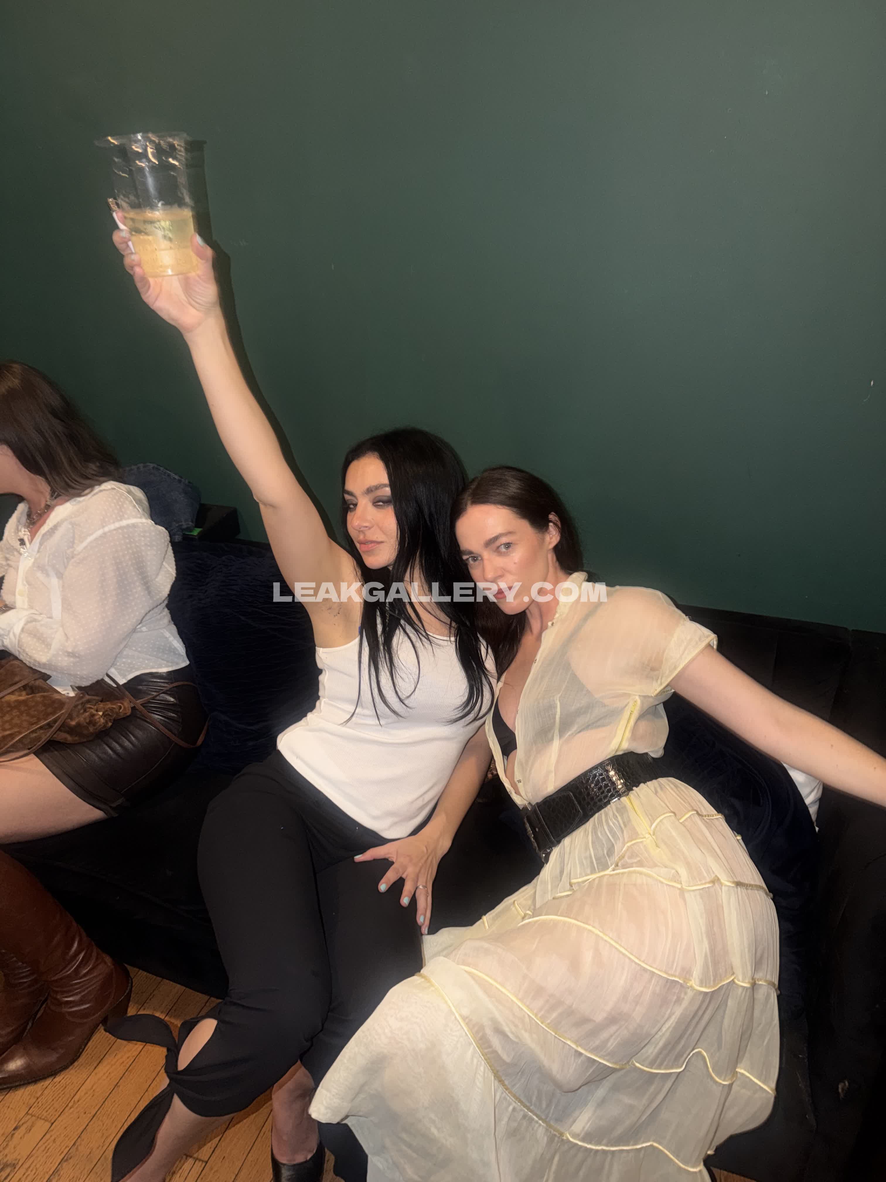 Charli_xcx Exclusive Leaked Nude OnlyFans #13119530