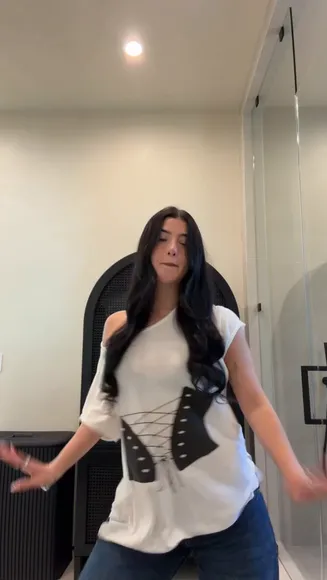 charlidamelio video thumbnail