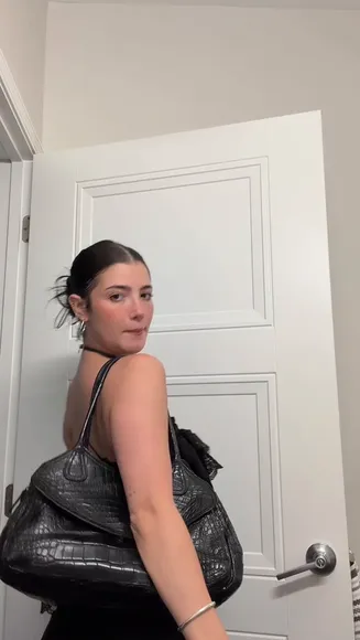charlidamelio video thumbnail