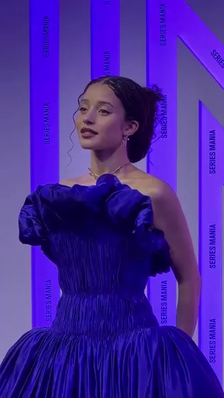 Chase.infiniti Off Shoulder Gown Pose OnlyFans Video Leaked