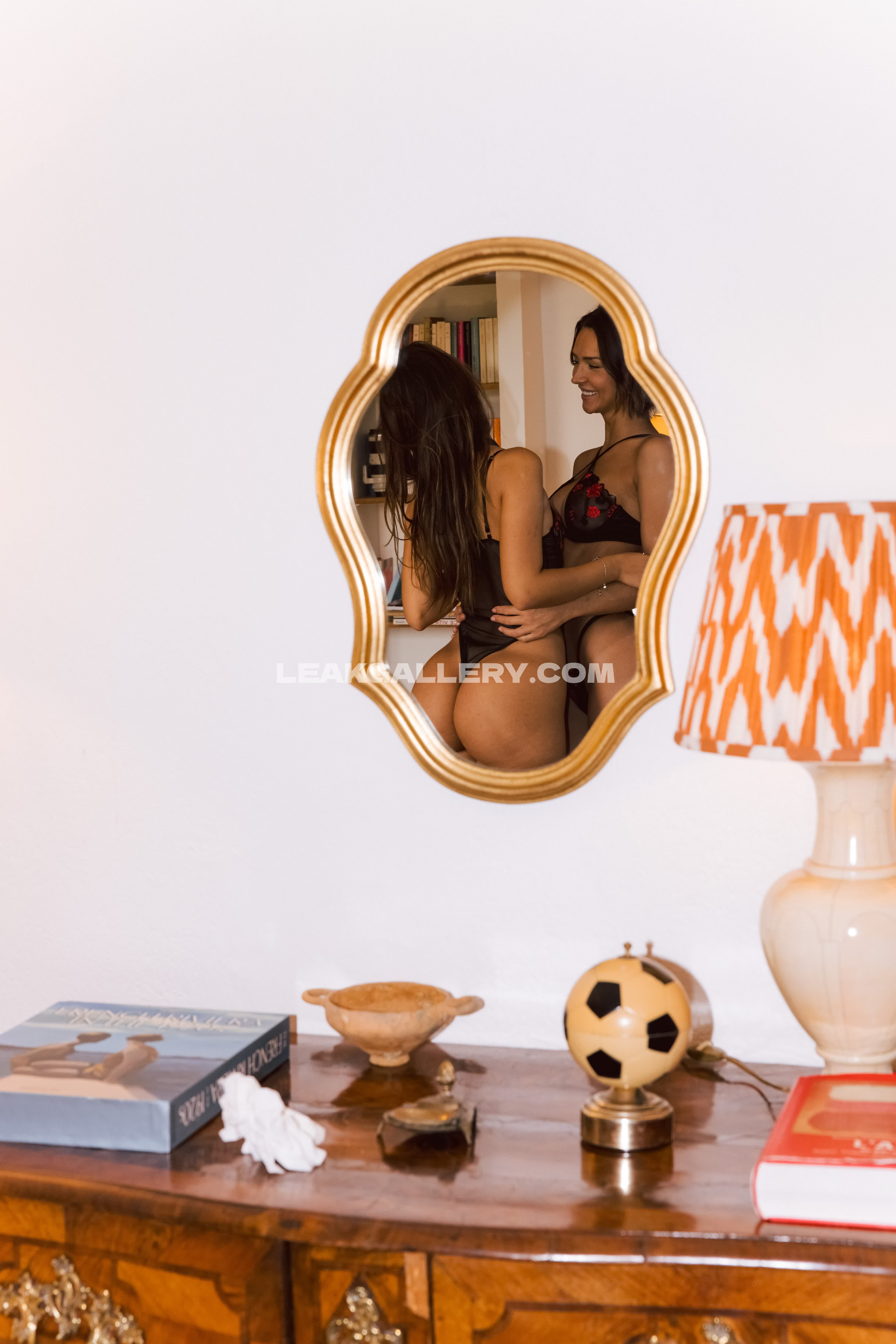 Che1 Mirror Selfie In Lingerie OnlyFans Photo Leaked