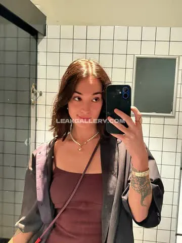 Cheekymz Braless Top Tease OnlyFans Photo Leaked