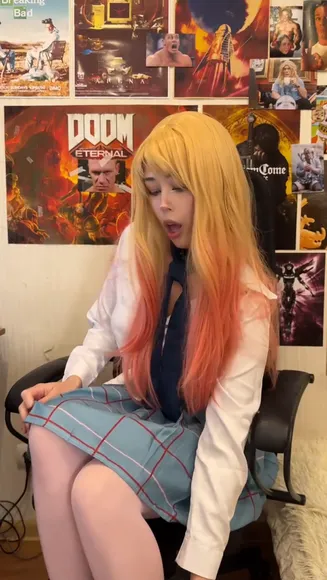 Cheesyx Skirt Lift Tease OnlyFans Video Leaked