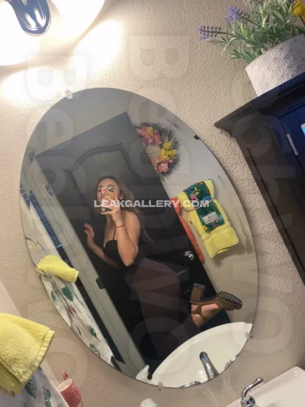 Chellchee Black Bodysuit Mirror Selfie OnlyFans Photo Leaked