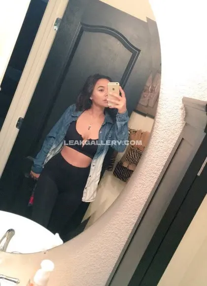 Chellchee Black Bra And Leggings OnlyFans Photo Leaked