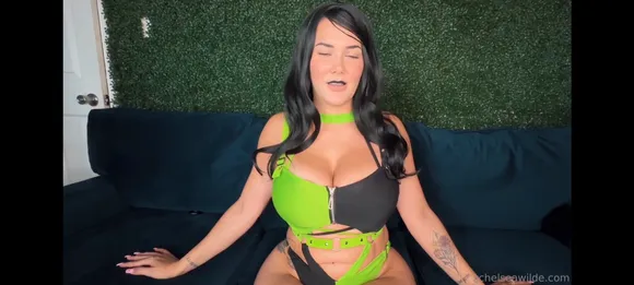Chelseawilde Neon Green Bikini Tease OnlyFans Video Leaked