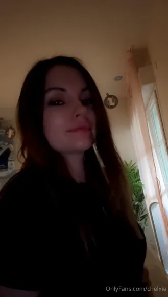 chelxie video thumbnail