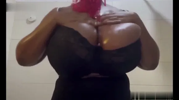 Chiomalovv Oiled Ass Spread Display OnlyFans Video Leaked