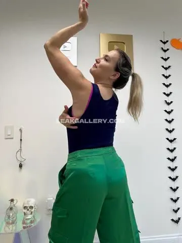 Chiro_dragon Navy Top Lift Tease OnlyFans Photo Leaked