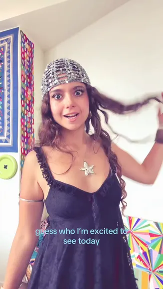 Chloeforero Black Lace Top Tease OnlyFans Video Leaked