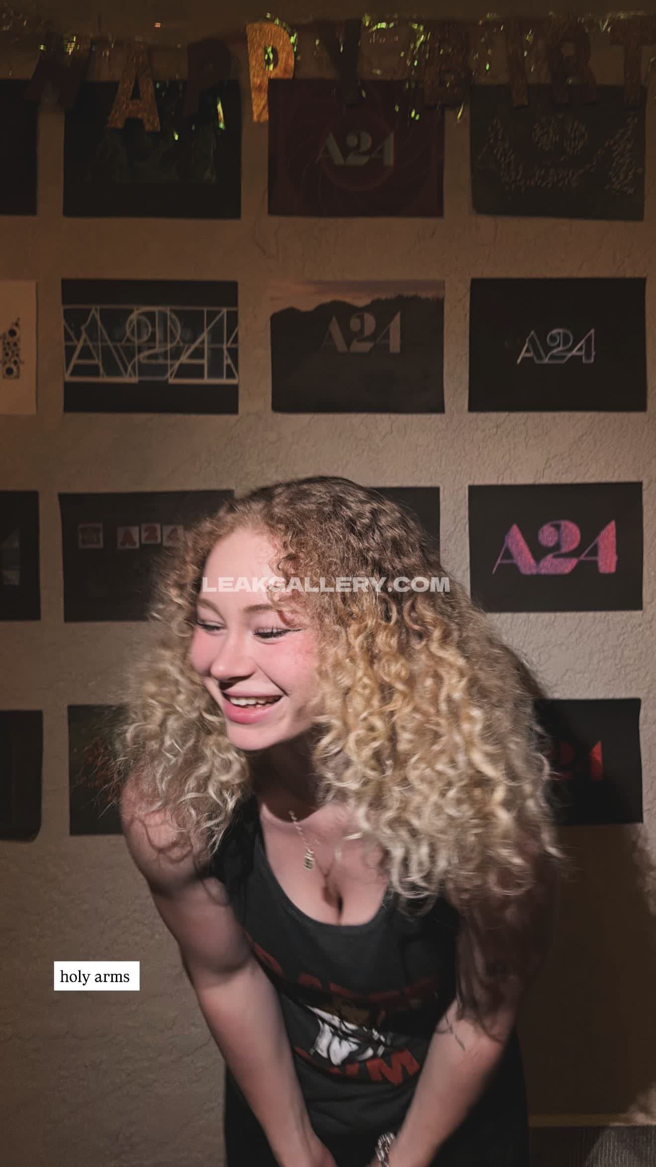 Chloemirisch Exclusive Leaked Nude OnlyFans #12923326