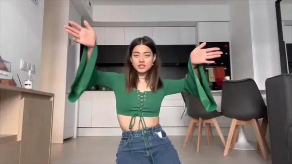 Chonany Green Crop Top Tease OnlyFans Video Leaked