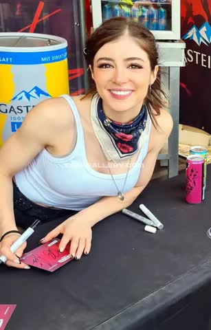 Chrissycostanza Tank Top Signing Session OnlyFans Photo Leaked