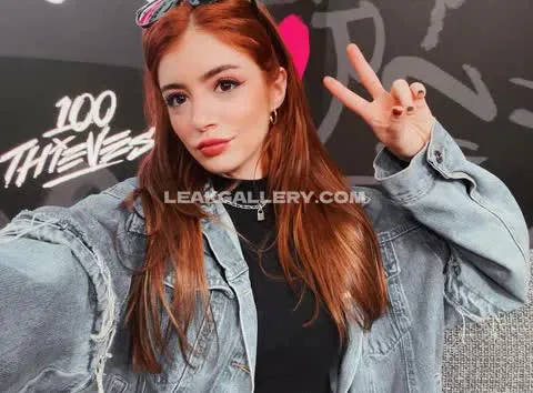 chrissycostanza