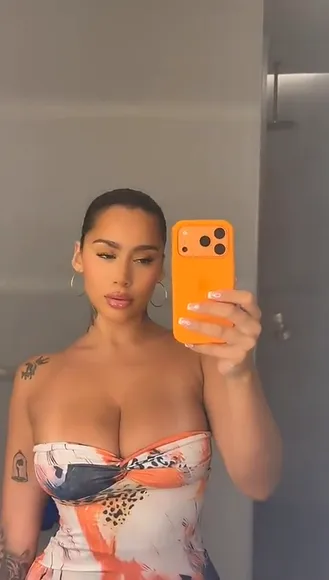 Chromazz Strapless Dress Cleavage OnlyFans Video Leaked