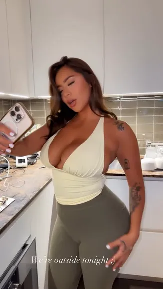 Chromazz Deep V Neck Bodysuit OnlyFans Video Leaked