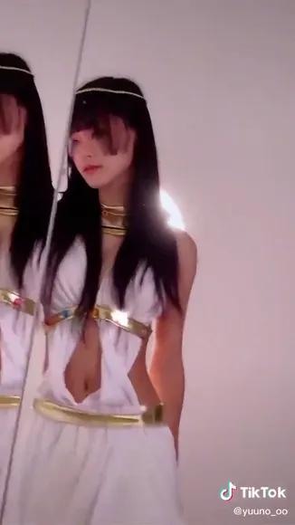 Chuulu Cleavage-Baring White Dress OnlyFans Video Leaked