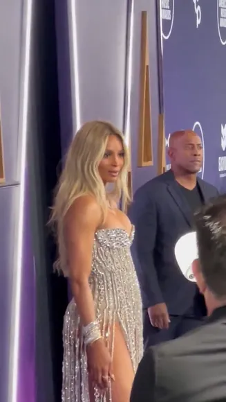 Ciara Sparkly Gown Leg Split OnlyFans Video Leaked
