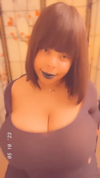 Cinnabus Deep Neckline Tease OnlyFans Video Leaked
