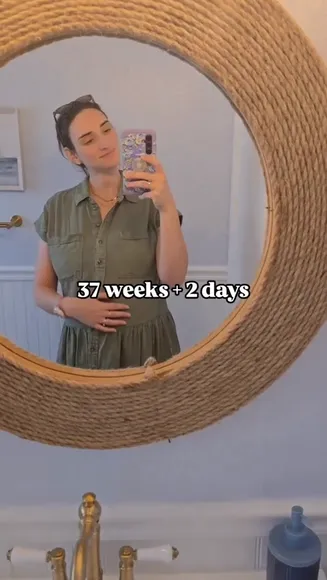 Classicallyabby Pregnant Belly Mirror Selfie OnlyFans Video Leaked