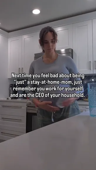 Classicallyabby Casual Kitchen Pose OnlyFans Video Leaked
