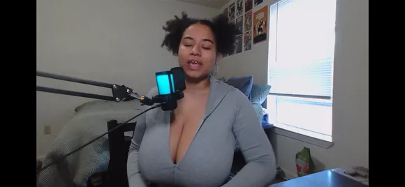 Coco Deep V Neck Tease OnlyFans Video Leaked