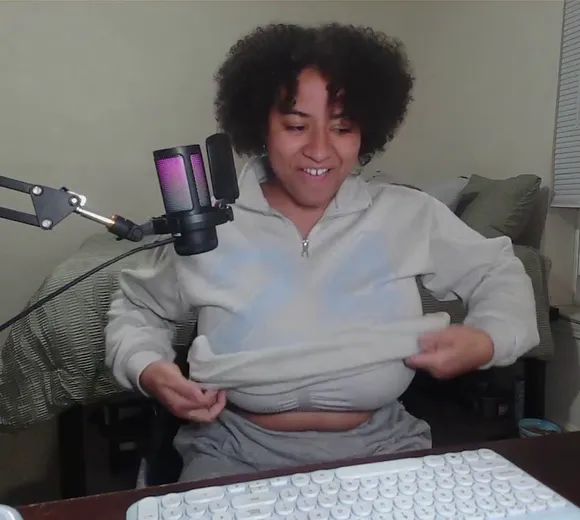 Coco Deep Cleavage Reveal OnlyFans Video Leaked
