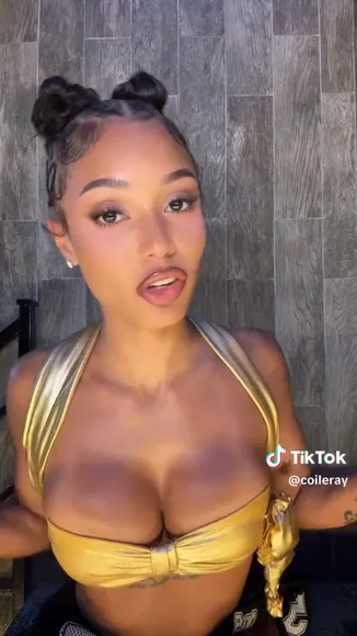 Coileray Gold Bikini Top Tease OnlyFans Video Leaked