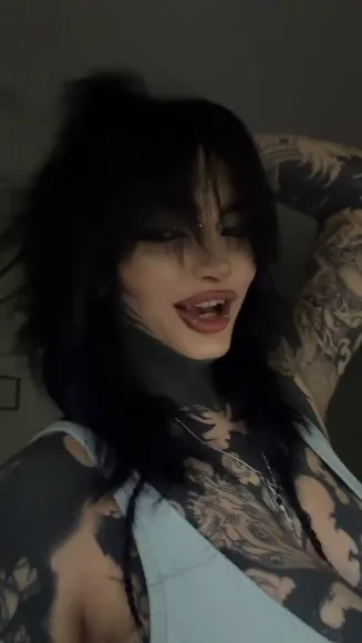 Comeovwhenursober Tattooed Chest Tease OnlyFans Video Leaked