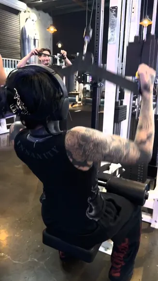 Comeovwhenursober Tattooed Back Flexing OnlyFans Video Leaked