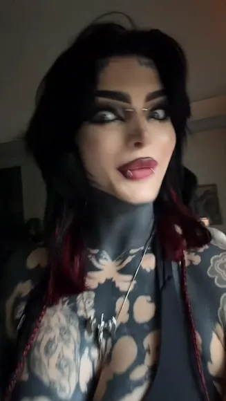 Comeovwhenursober Tattooed Body Display OnlyFans Video Leaked