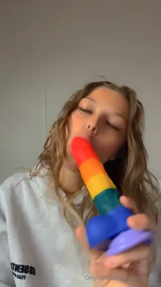 Corey_kiv Rainbow Toy Oral Play OnlyFans Video Leaked