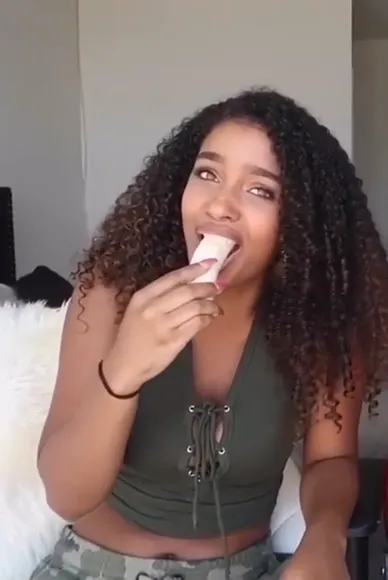 Corierayvon Licking Ice Cream Bar OnlyFans Video Leaked