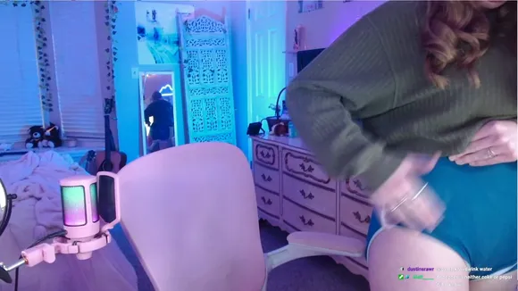 Cosmicase Teal Shorts Twerk OnlyFans Video Leaked