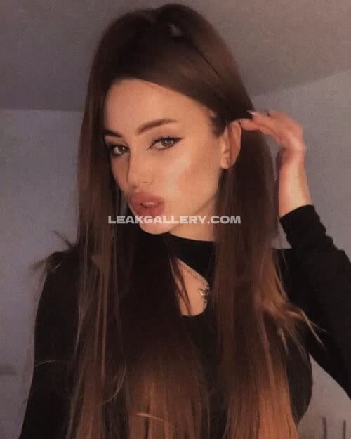 Coxifoxy Black Top Tease OnlyFans Photo Leaked