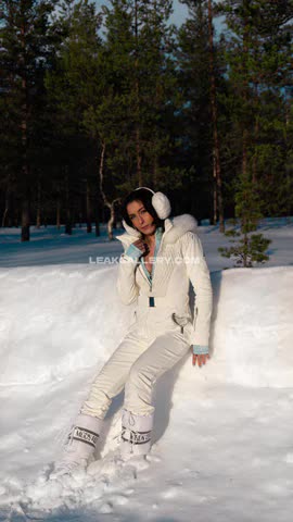Cptpuffy Snow Suit Tease OnlyFans Photo Leaked
