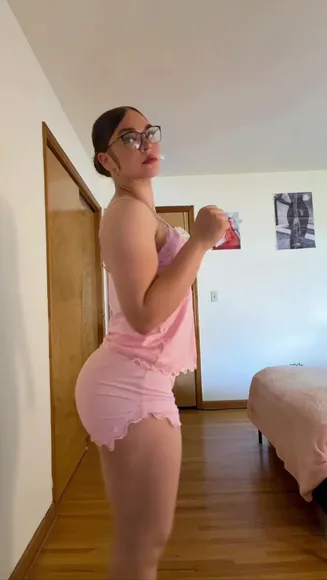 Crisleidy1217 Pink Lingerie Tease OnlyFans Video Leaked