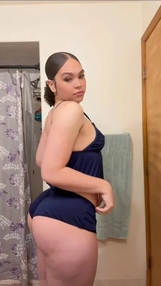 Crisleidy1217 Thick Ass In Shorts OnlyFans Video Leaked