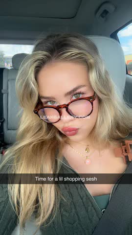 Cultureburns Glasses And Pout Tease OnlyFans Photo Leaked