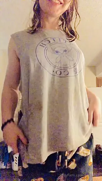 Cumbrain Topless With Shirt Lifted OnlyFans Video Leaked