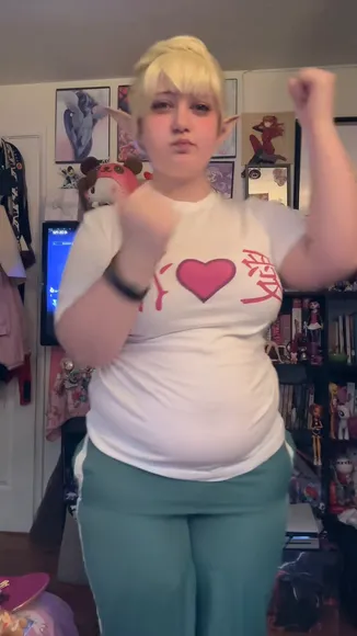 Cupidsneedles T-Shirt Tease Pose OnlyFans Video Leaked