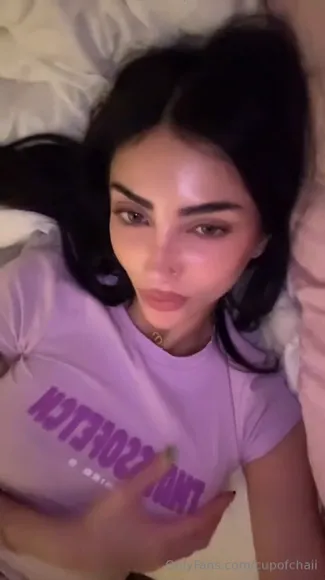 Cupofchaii Lilac Tee Bed Pose OnlyFans Video Leaked