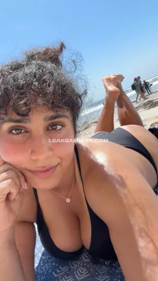 Curlywurdy Black Bikini Beach Pose OnlyFans Photo Leaked
