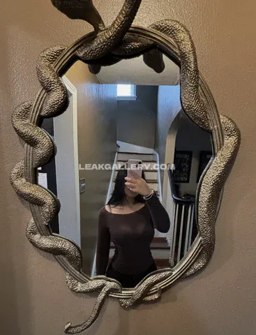 Cyb4rangel Snake Mirror Selfie OnlyFans Photo Leaked